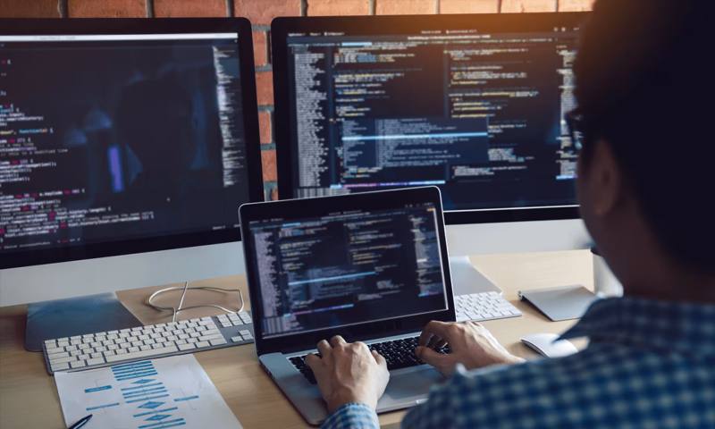 数据科学选型：R与Python如何赋能峨边彝网站建设？